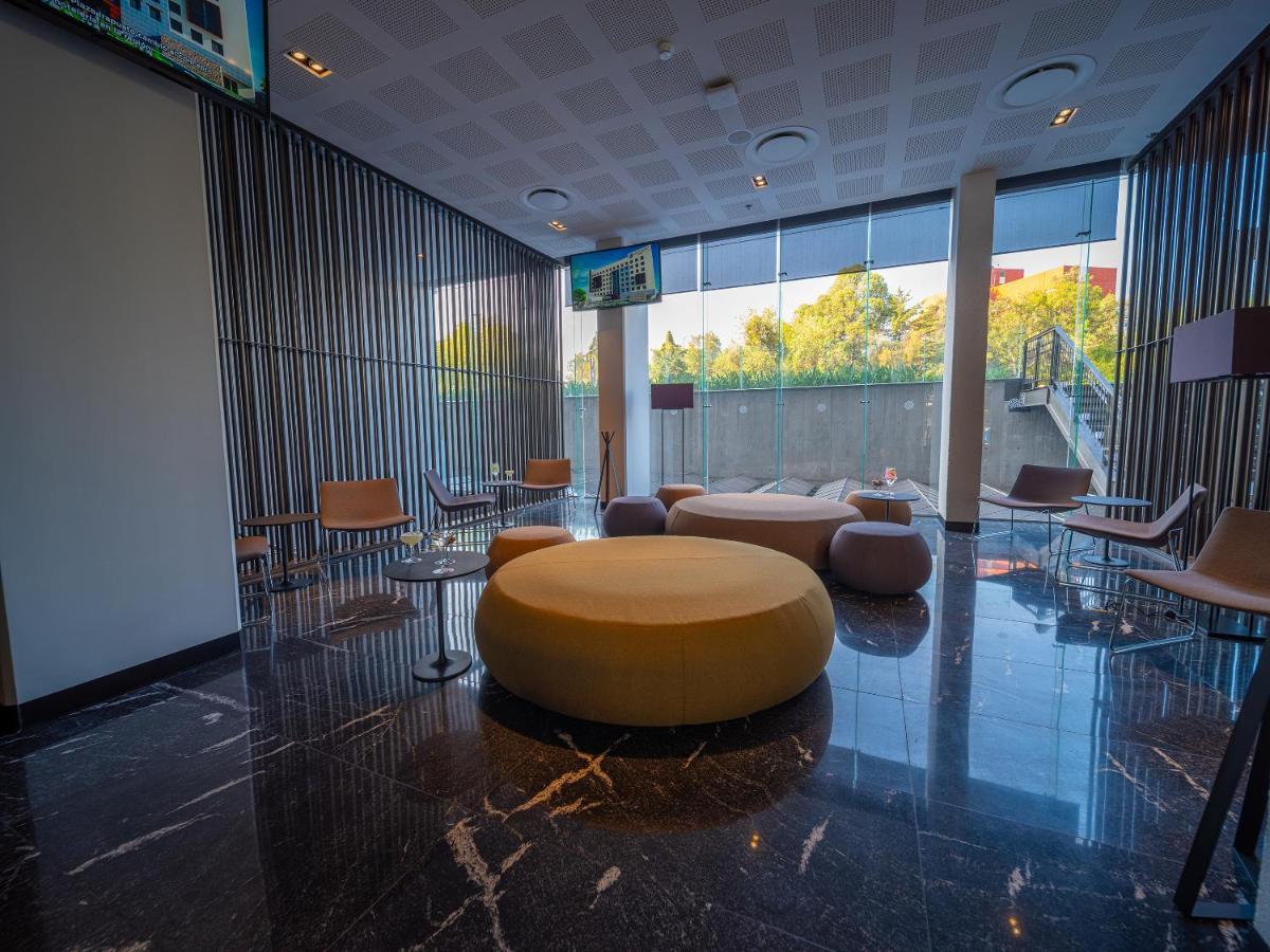 Готель Galeria Plaza San Jeronimo Мехіко Екстер'єр фото Lobby